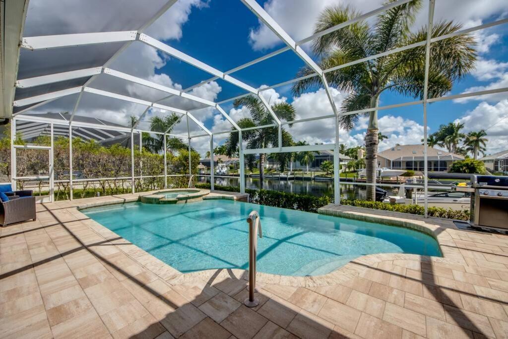 Villa Martinique By Coralvilla Cape Coral Exterior photo