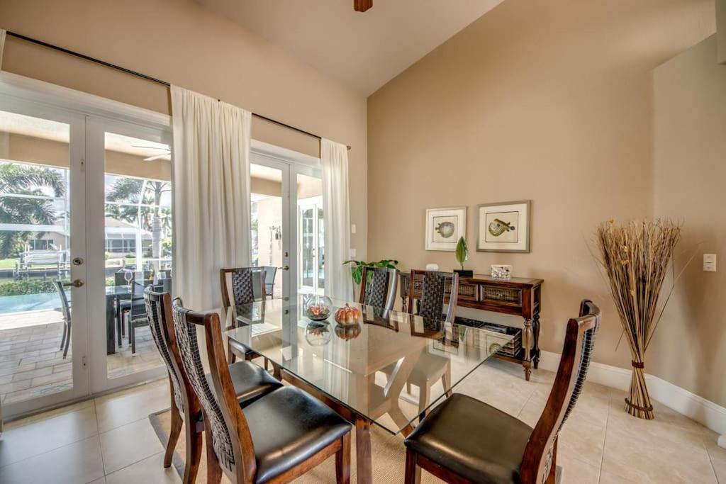 Villa Martinique By Coralvilla Cape Coral Exterior photo
